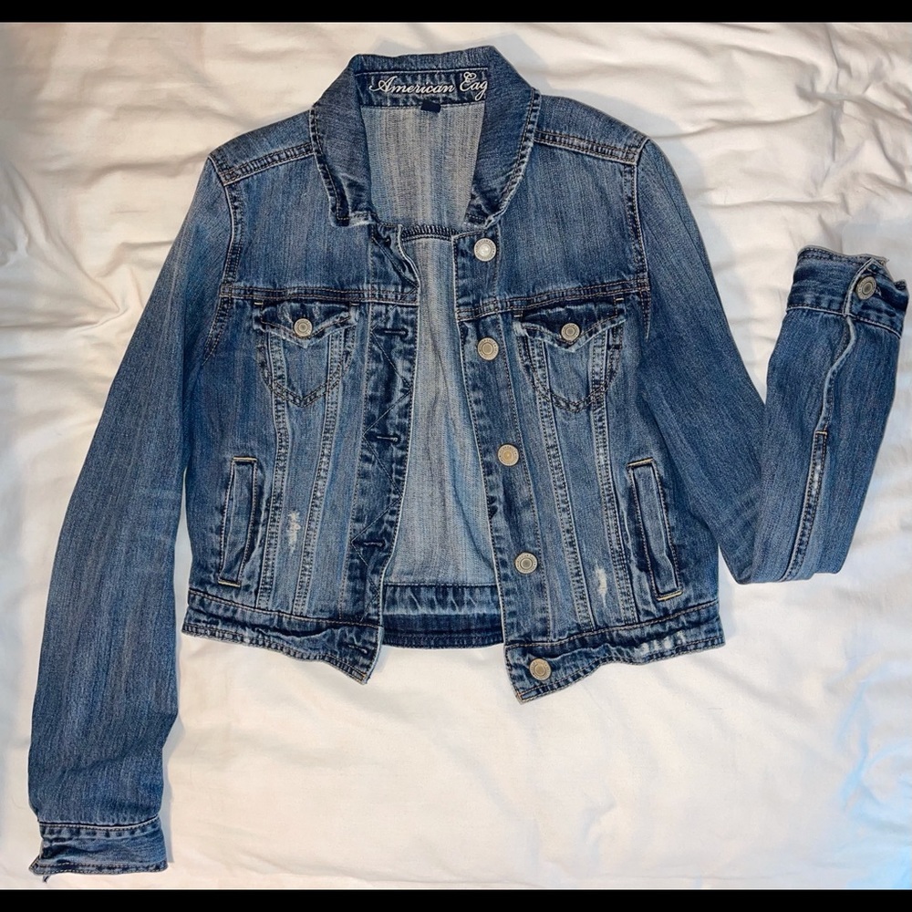 AE Distressed Cropped Jean Jacket
